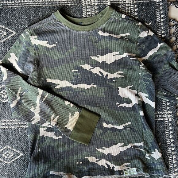 Long Sleeve Camouflage Ribbed Henley Size Medium Olive - Picture 2 of 3